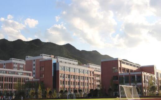 七星关区北大附属实验学校