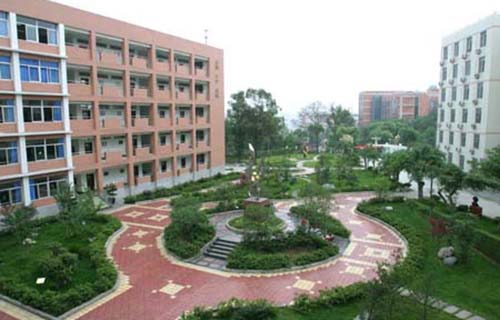 四川师范大学附属中学