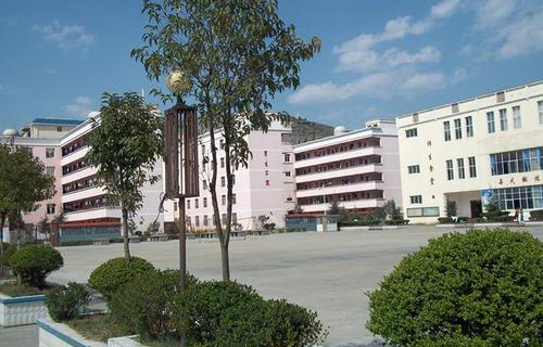 盘县红果镇兴成学校