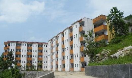 贵州晴隆民族中学
