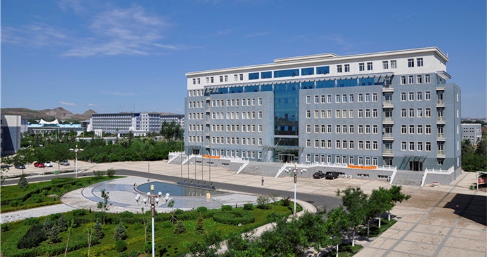 赤峰工业职业技术学院