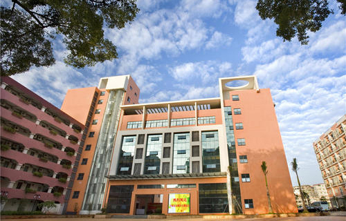 潞西市轩岗中学
