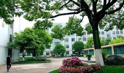 浙江省兰溪市兰荫中学